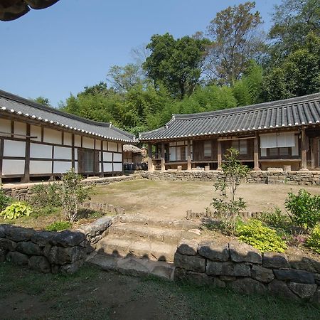 Jinrae Lee'S Traditional House Boseong エクステリア 写真