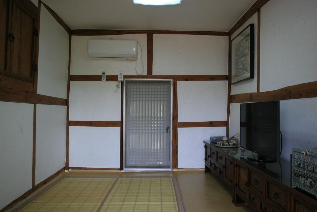 Jinrae Lee'S Traditional House Boseong エクステリア 写真
